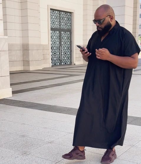 🤲عباءة في المسجد = صدقة لا تنقطع